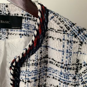 Zara tweed cropped jacket. 🌲🌲🌲